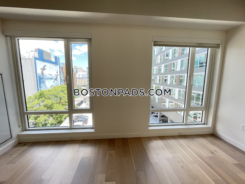 Boston - $2,735 /month