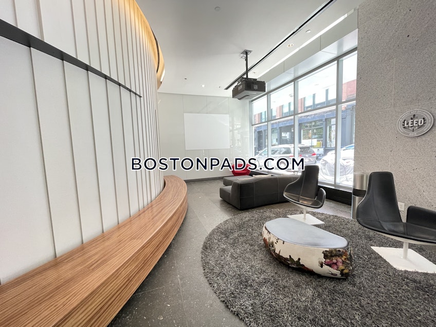 Boston - $2,994 /month