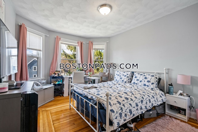 Somerville - $2,900 /mo