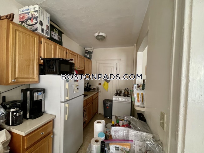 Boston - $2,100 /mo