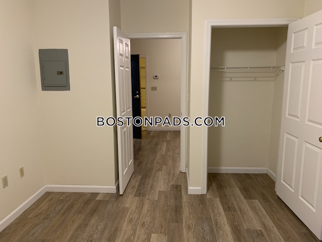 Boston - $2,450 /mo