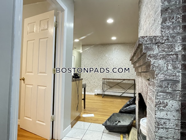 Boston - $4,800 /mo