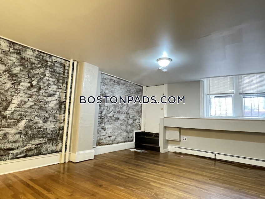 Boston - $2,500 /month