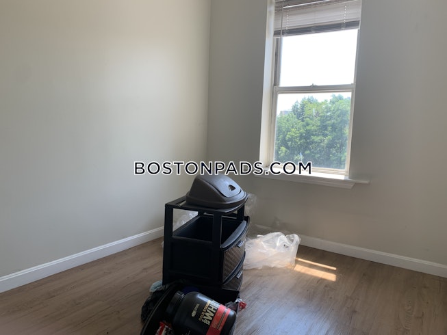 Boston - $2,800 /mo