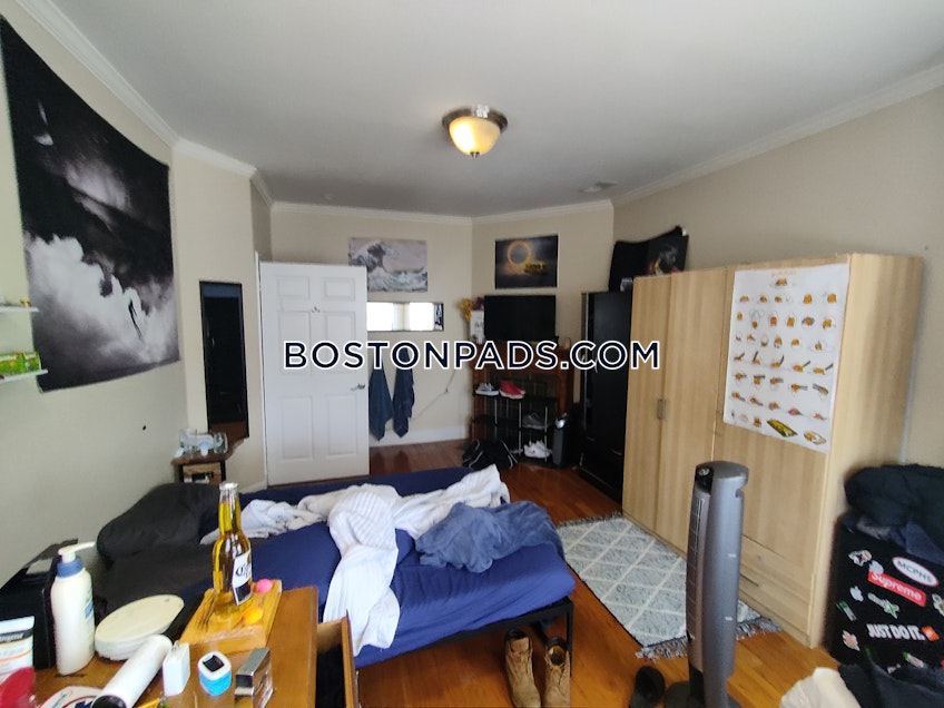 Boston - $4,400 /month