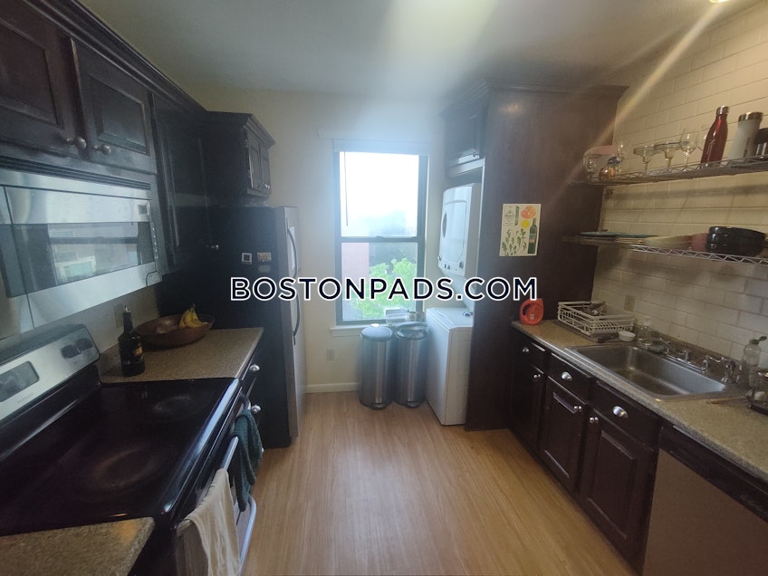 Boston - $6,400 /month