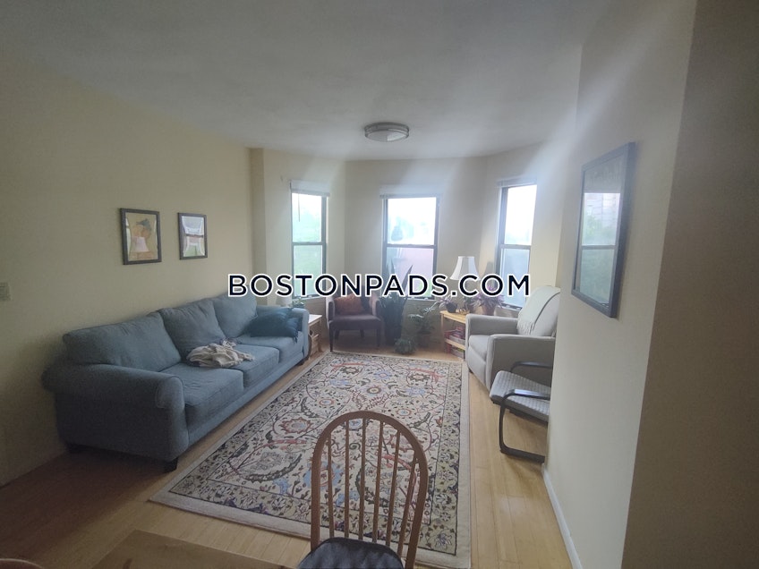 Boston - $6,400 /month