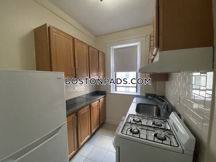 allston-spacious-studio-apartment-available-on-commonwealth-avenue-in-allston-boston-2100-4555141 