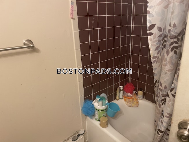 Boston - $2,950 /mo