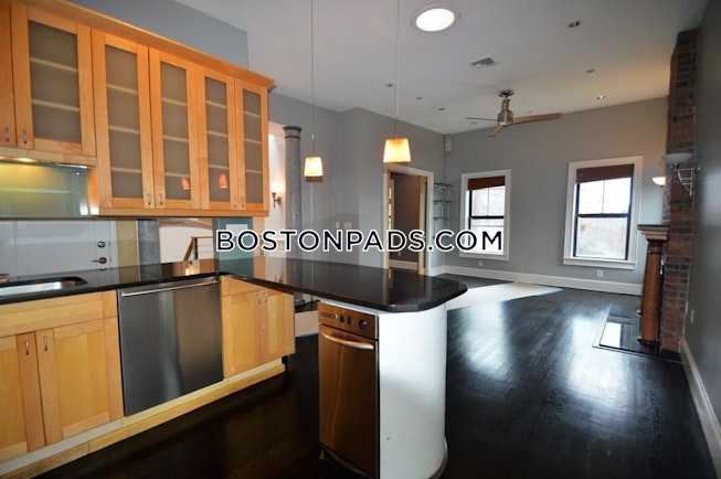 Boston - $4,200 /mo