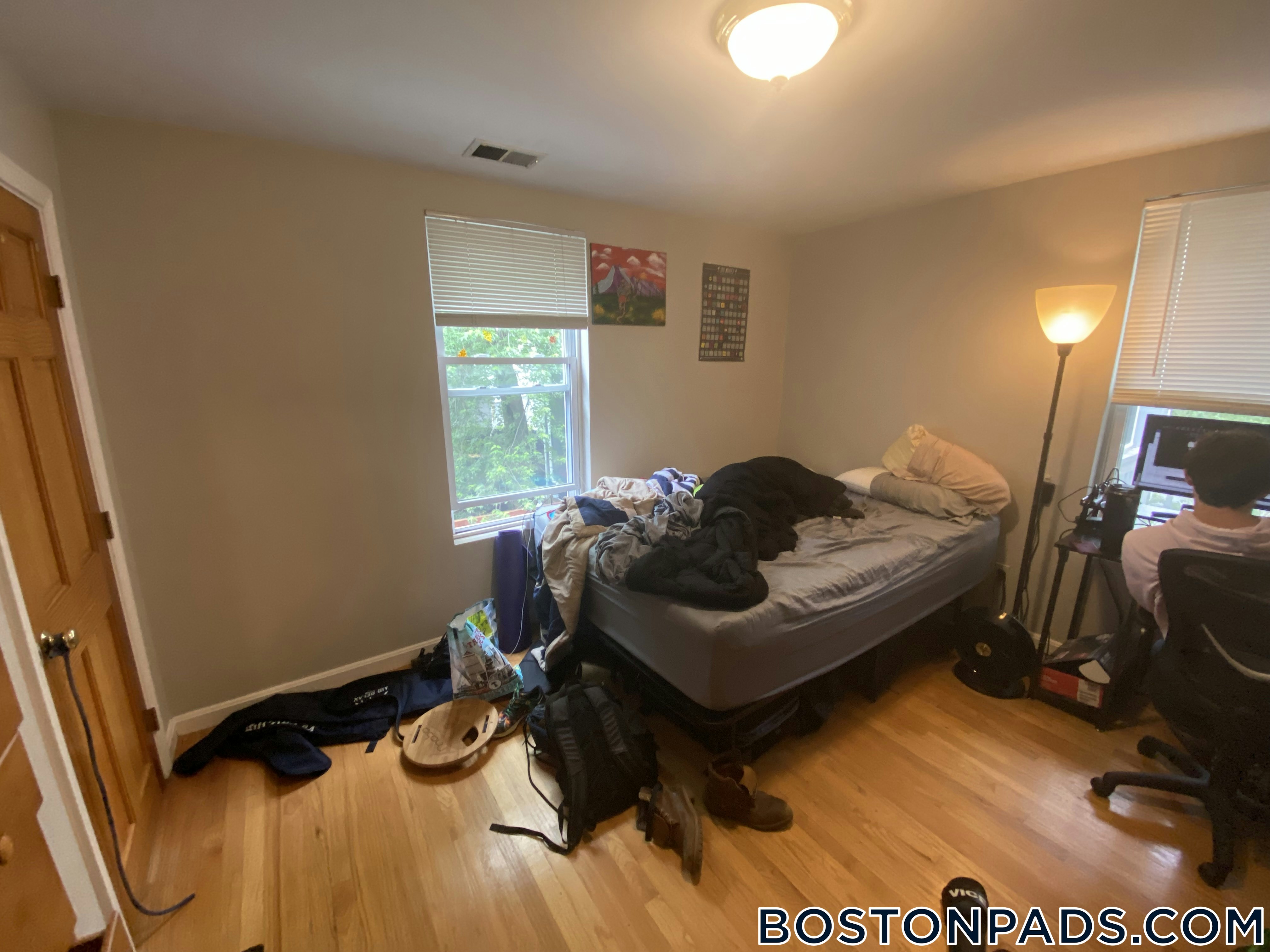 Cambridge - $3,800