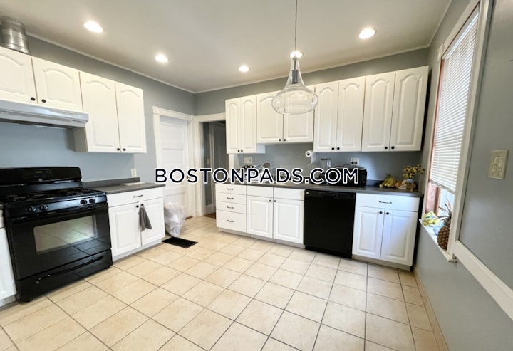 dorchester-4-beds-2-baths-boston-4200-4572294 