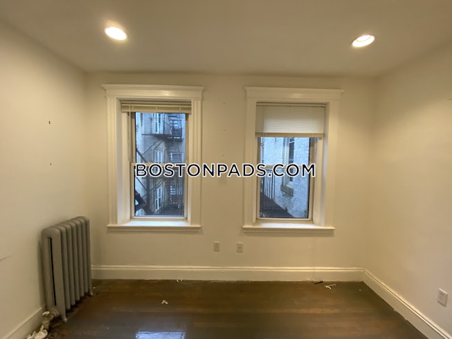 Boston - $2,450 /mo