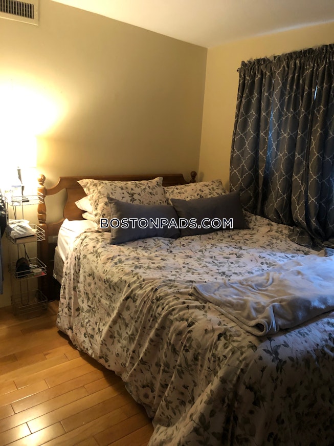 Boston - $2,950 /mo