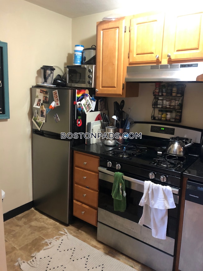 Boston - $2,950 /mo