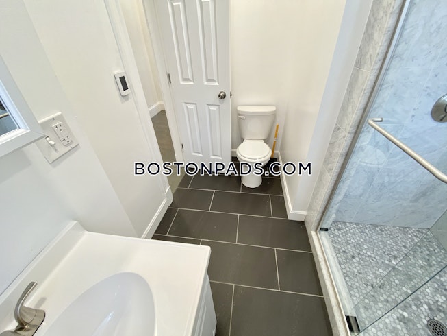 Boston - $2,900 /mo