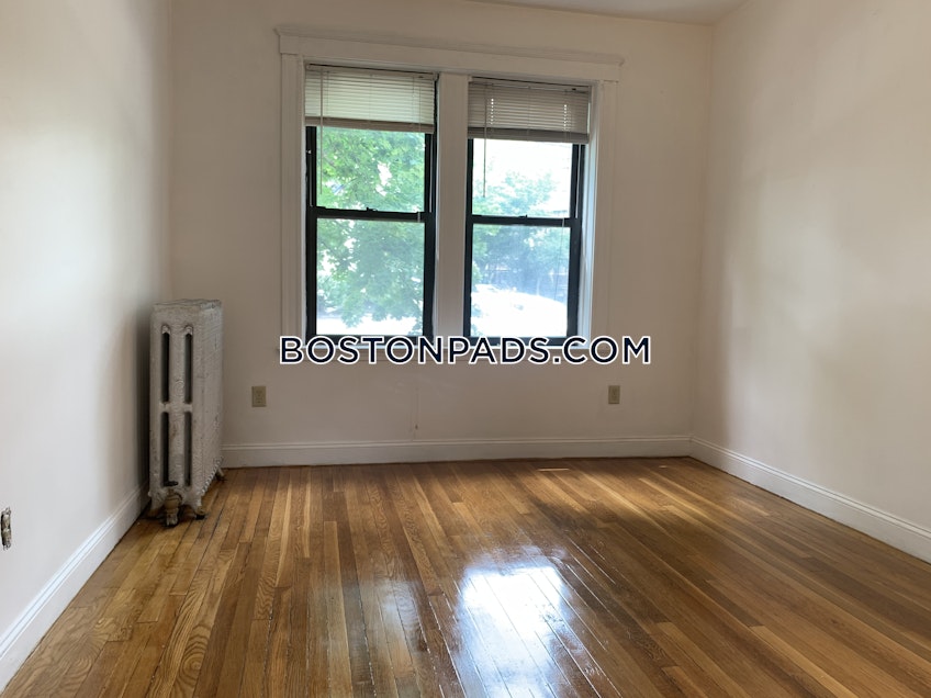 Boston - $3,200 /month