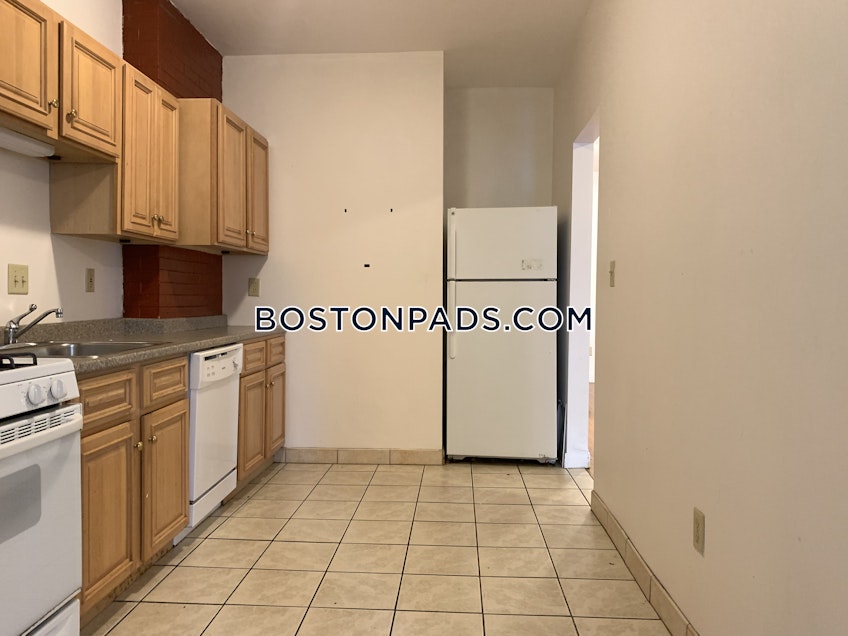 Boston - $3,200 /month