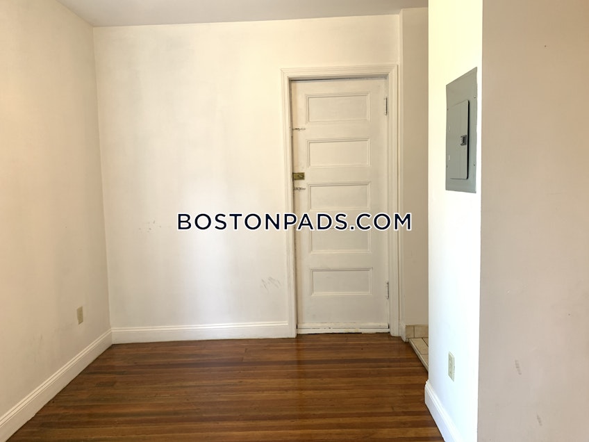 Boston - $3,200 /month