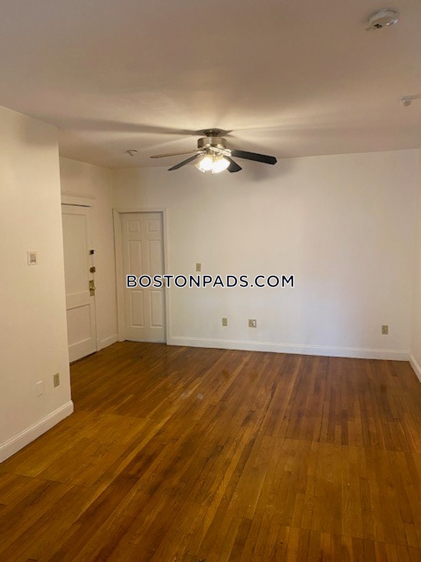 Boston - $3,200 /month