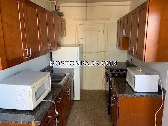 Boston - $2,500 /mo