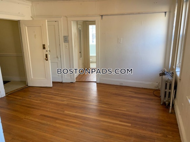 Boston - $2,500 /mo