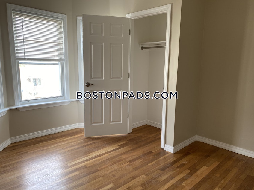Boston - $2,985 /month