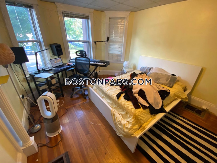 Boston - $2,800 /month