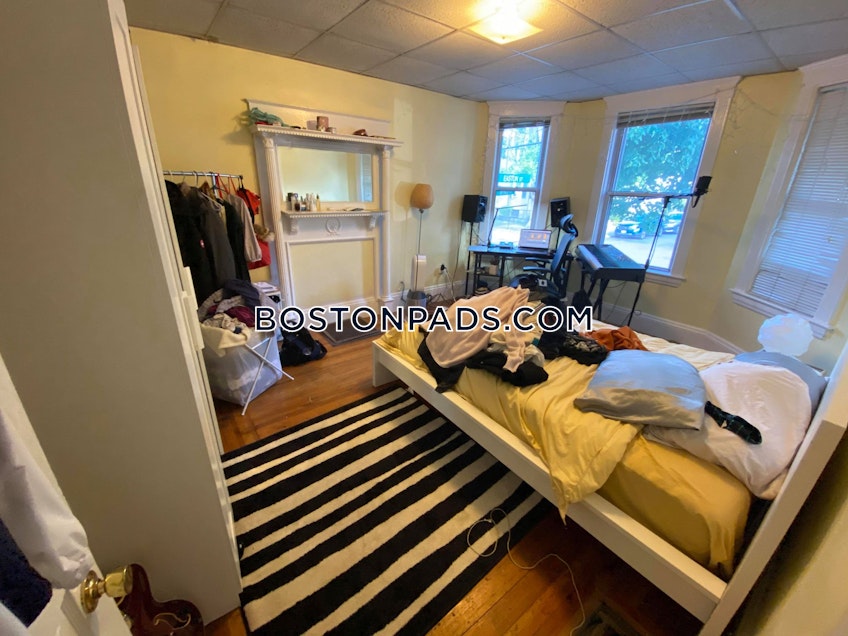 Boston - $2,800 /month