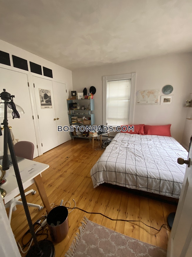 Boston - $2,100 /mo