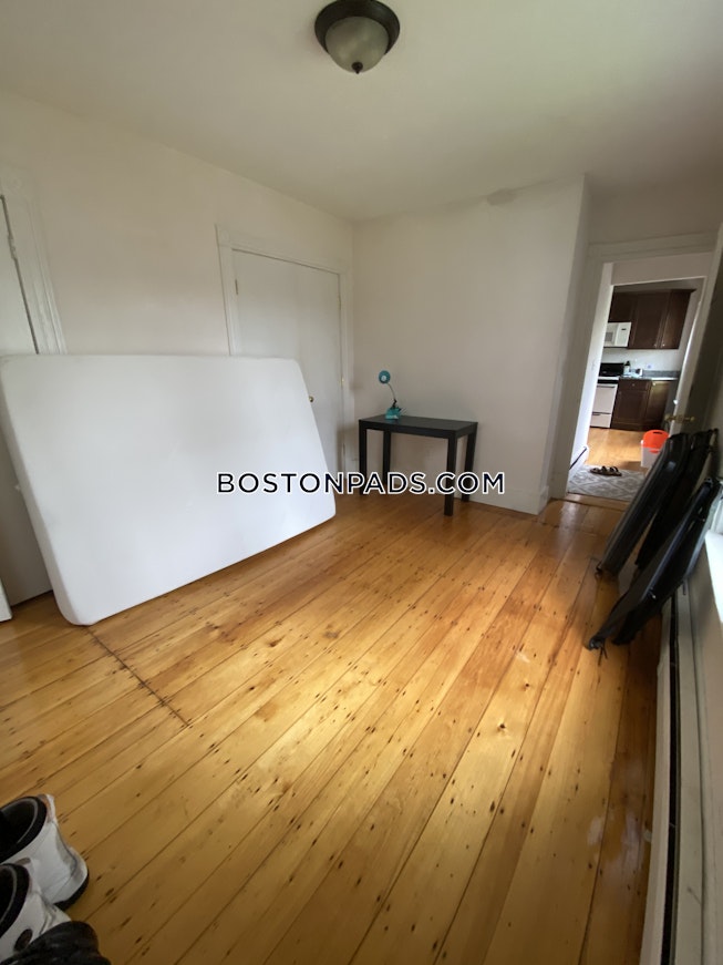 Boston - $2,100 /mo