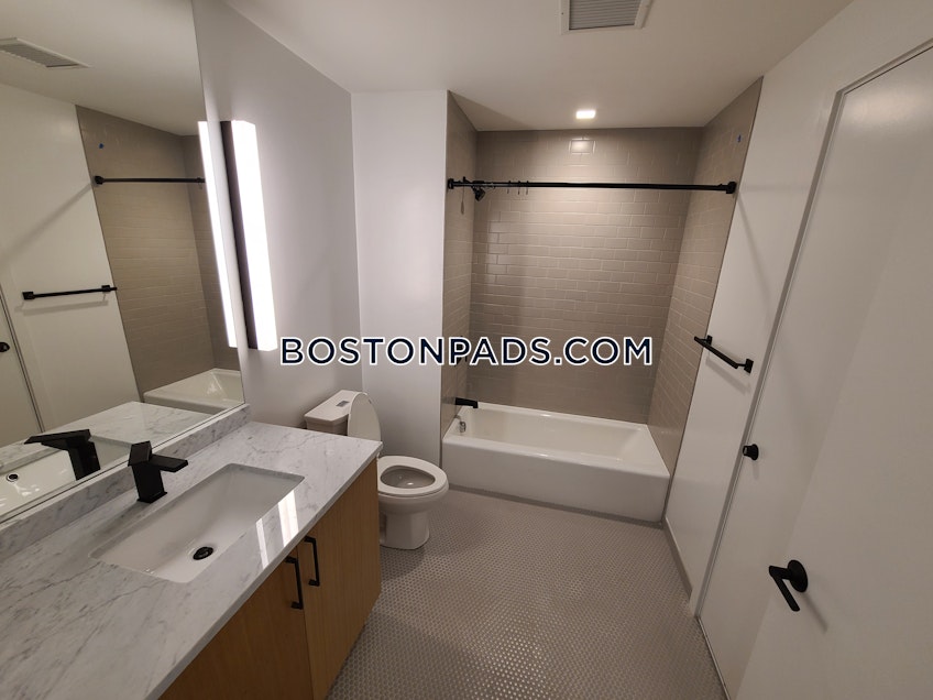 Boston - $3,305 /month