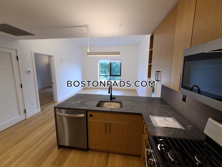 Boston - $3,305 /month