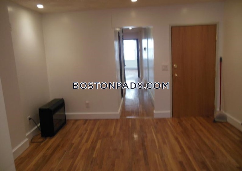 Boston - $3,550 /month