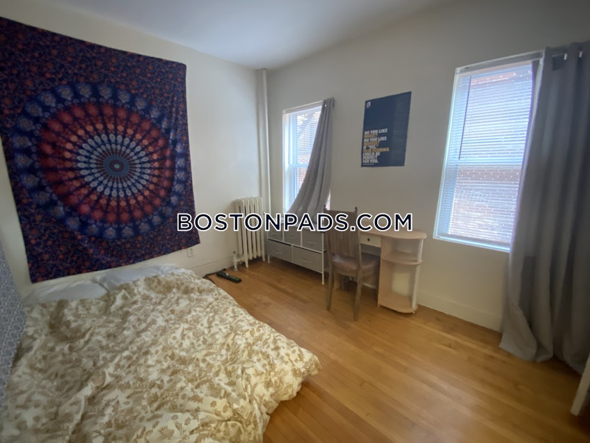 Boston - $2,600 /month