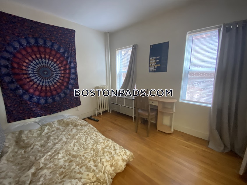 Boston - $2,600 /month