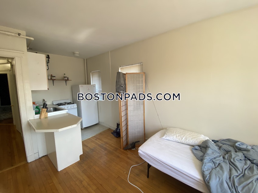 Boston - $2,600 /month