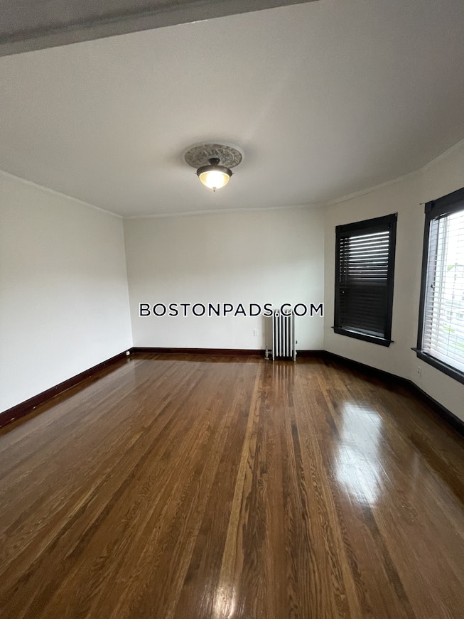 Boston - $3,250 /mo