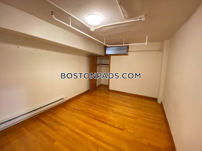 Boston - $4,850 /mo