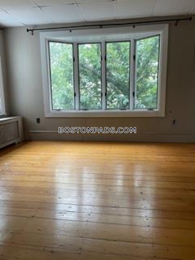 Somerville - $2,800 /mo