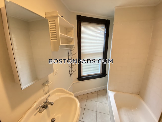 Boston - $3,250 /mo