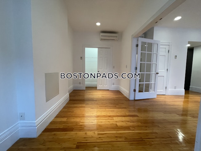 Boston - $3,100 /mo