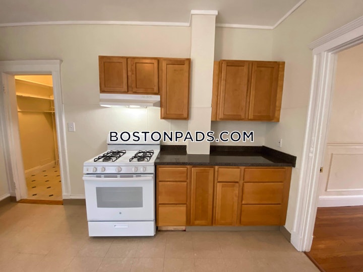 brookline-4-beds-2-baths-washington-square-5200-4069753 