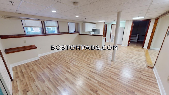 Boston - $4,600 /mo