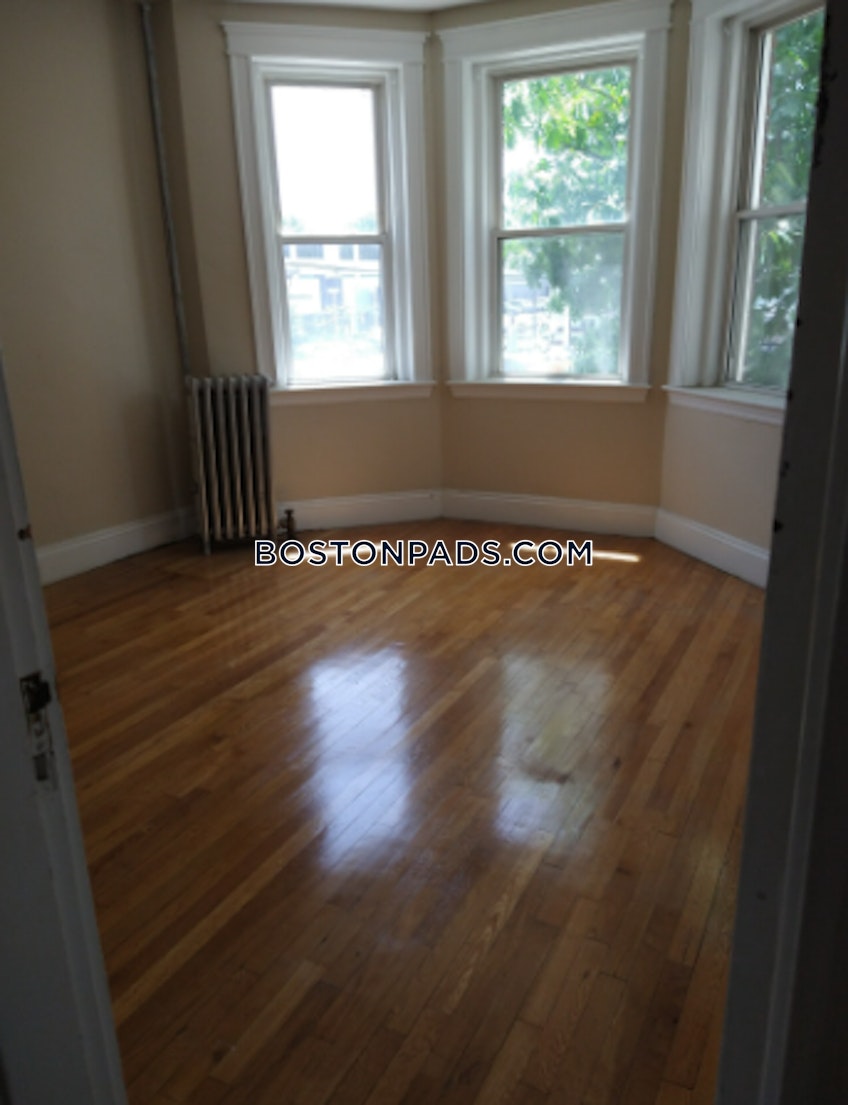 Boston - $3,100 /month