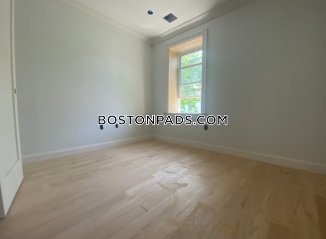 Boston - $2,970 /mo