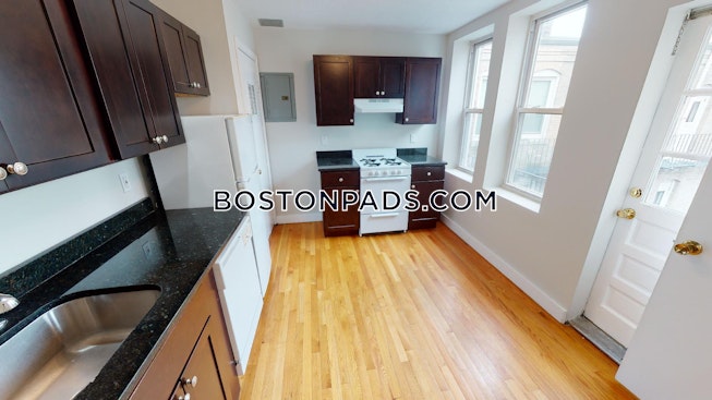 Boston - $4,140 /mo