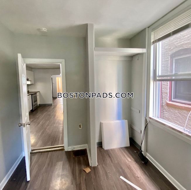 Boston - $3,000 /mo