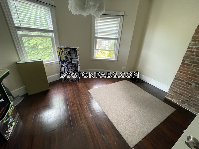 Boston - $3,500 /mo