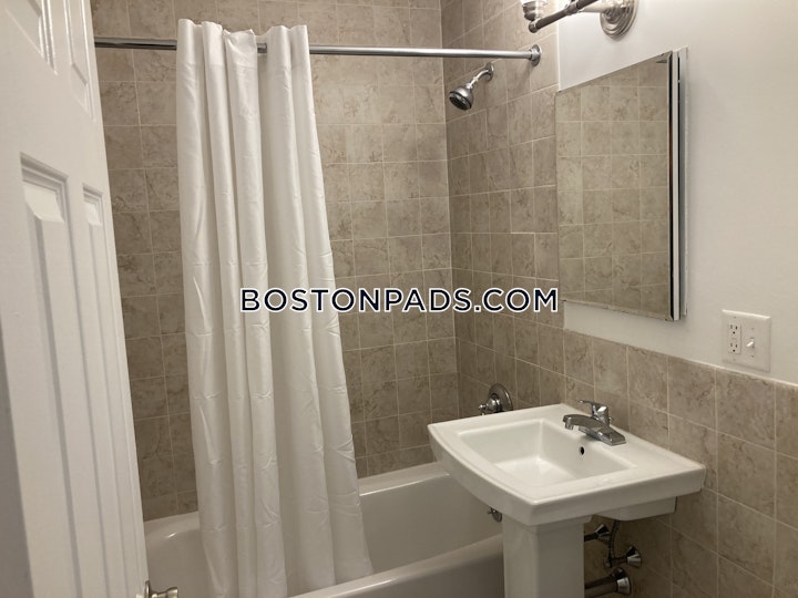 Camelot Ct. Boston picture 3